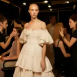 Come funziona il backstage di una sfilata di alta moda? Un dietro le quinte che sorprende